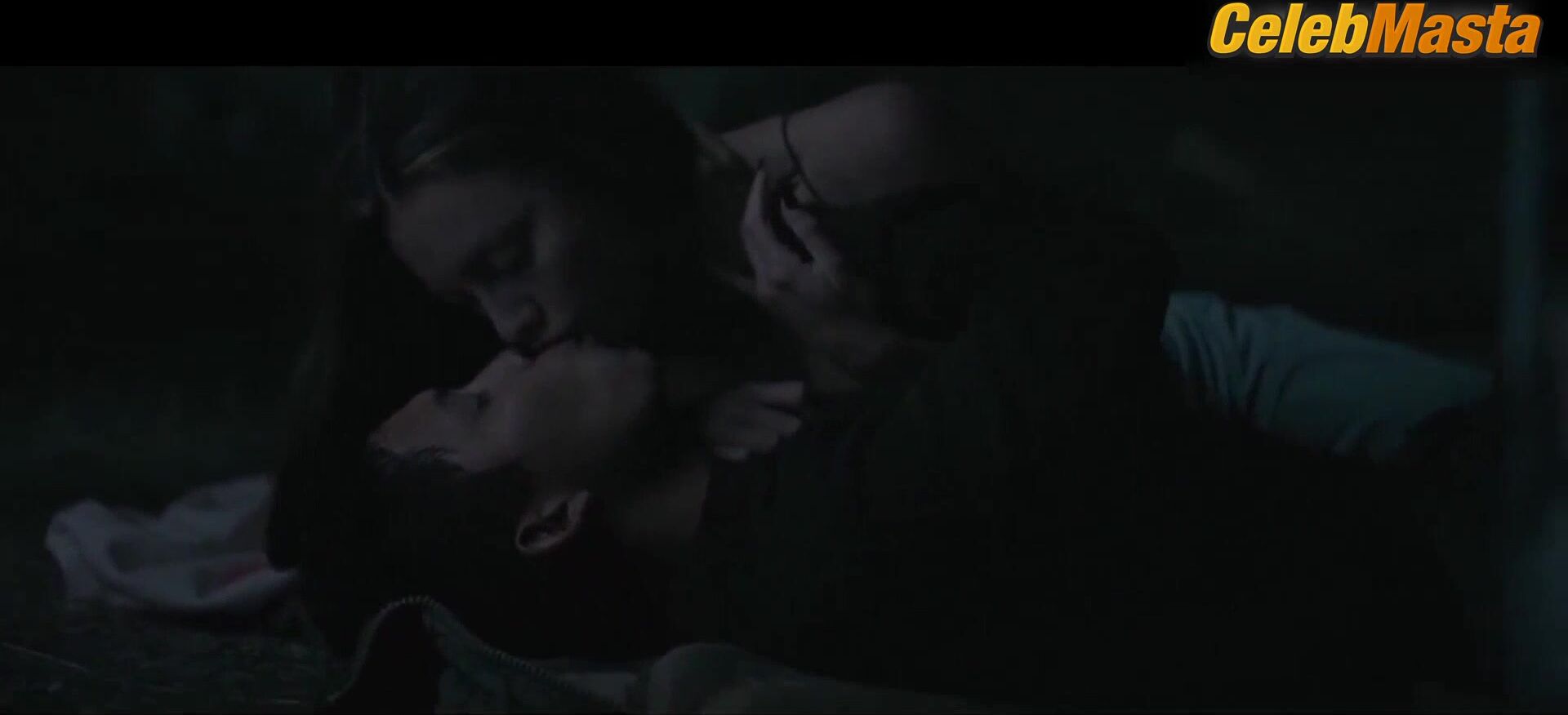 Ester Exposito Reveals Hot Body Scene In Lost In The Night - Photo 3 of 5 photo 5