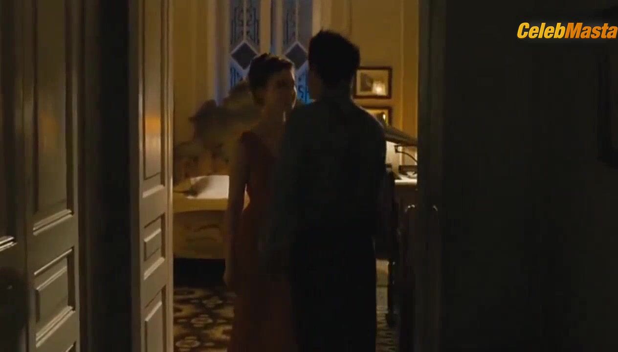 Maria Valverde Bares Underwear In Scene From La Mujer Del - Photo 1 of 5 photo 2