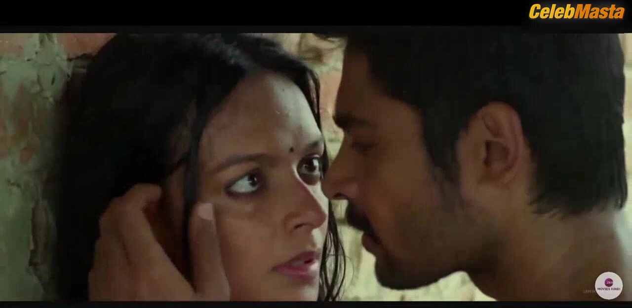 Bidita Bag Boobs Scene In Babumoshai Bandookbaaz - Photo 4 of 5 photo 1