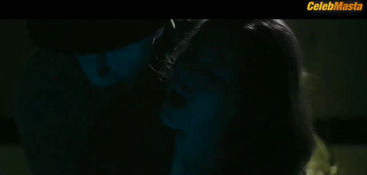 Lisa Ray Sexy Scene From Kill Kill Faster Faster - Photo 2 of 5 photo 5