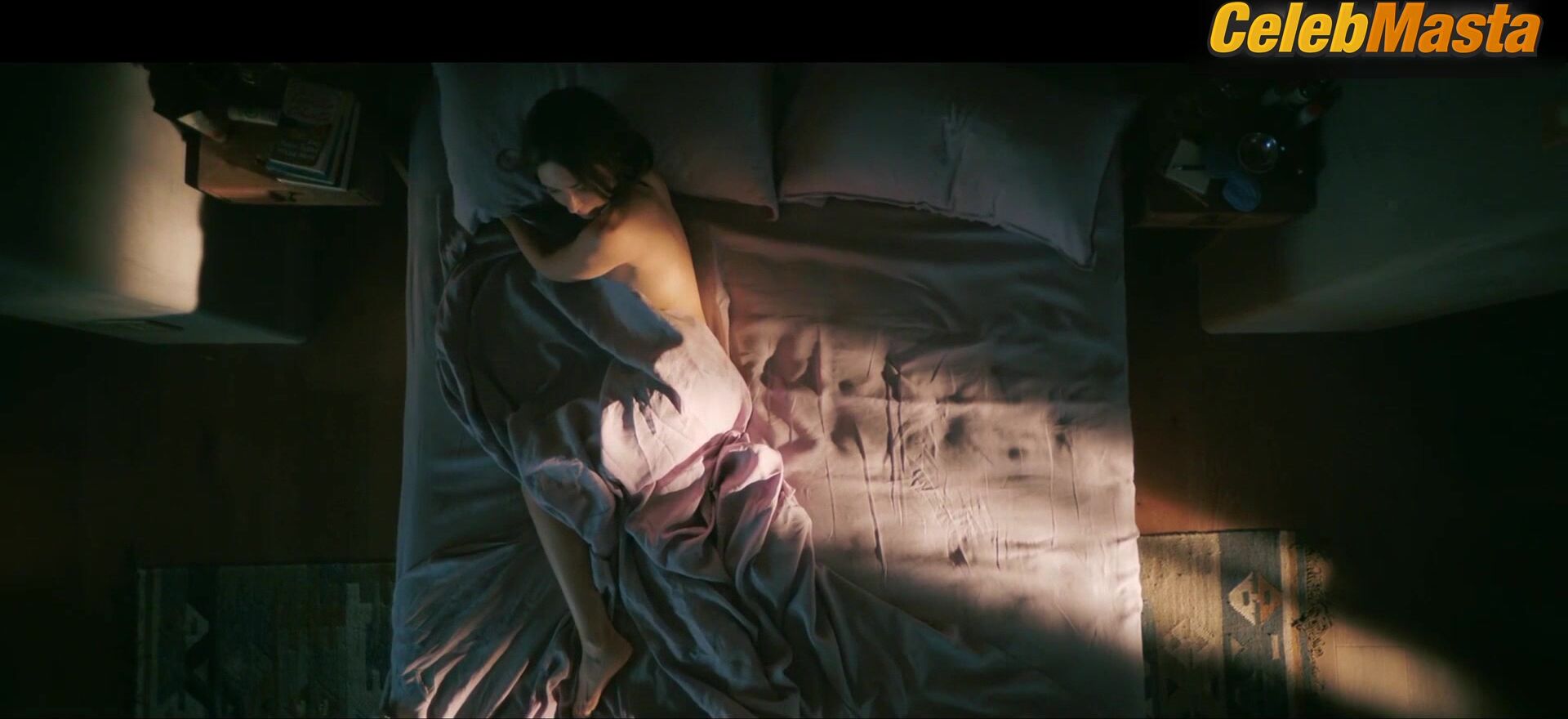 Karolina Wydra Shows Off Sexy Scene In Pluribus - Photo 3 of 5 photo 4