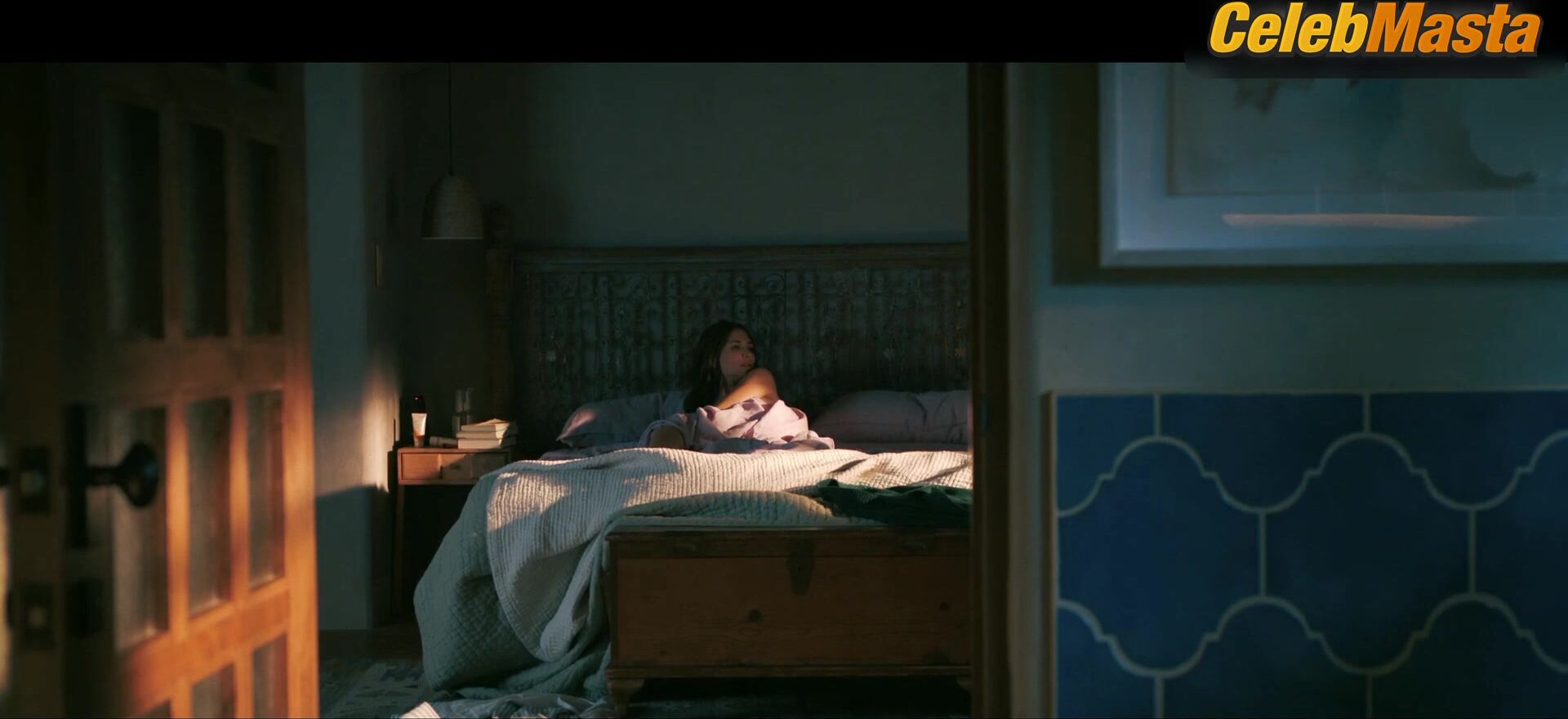 Karolina Wydra Shows Off Sexy Scene In Pluribus - Photo 3 of 5 photo 5