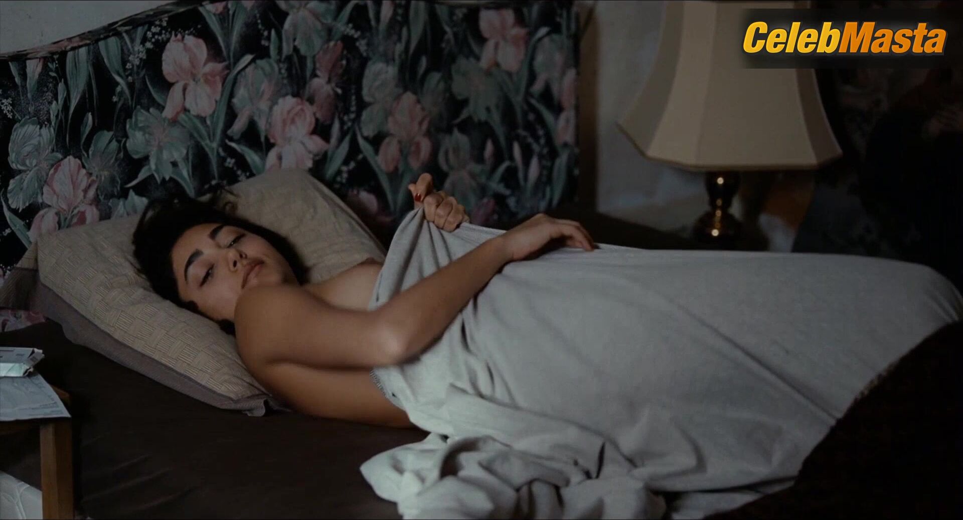 Golshifteh Farahani Bares Breasts Scene In Two Friends - Photo 2 of 5 photo 1