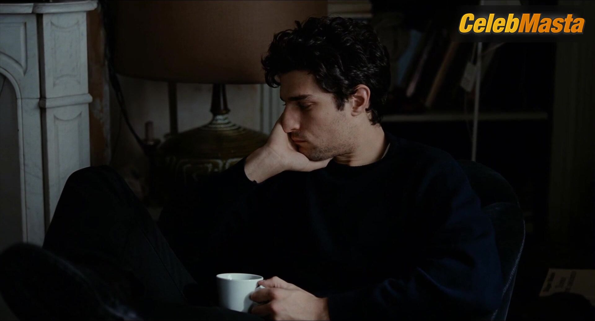 Golshifteh Farahani Bares Breasts Scene In Two Friends - Photo 2 of 5 photo 4