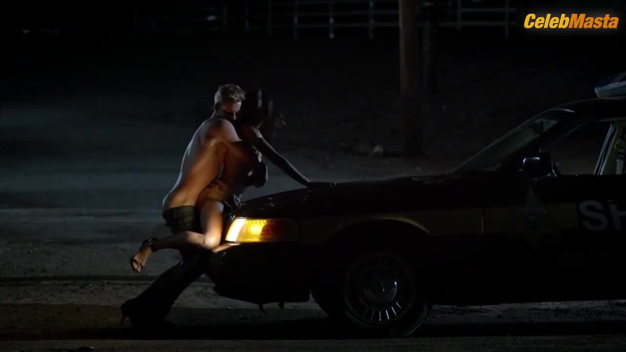 Karolina Wydra ’s Boobs Scene In True Blood - Photo 1 of 5 photo 5