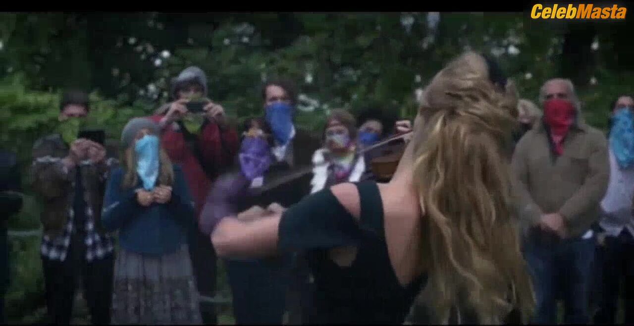 Nora Arnezeder Shows Tits In Scene In Leopard Skin - Photo 2 of 5 photo 1