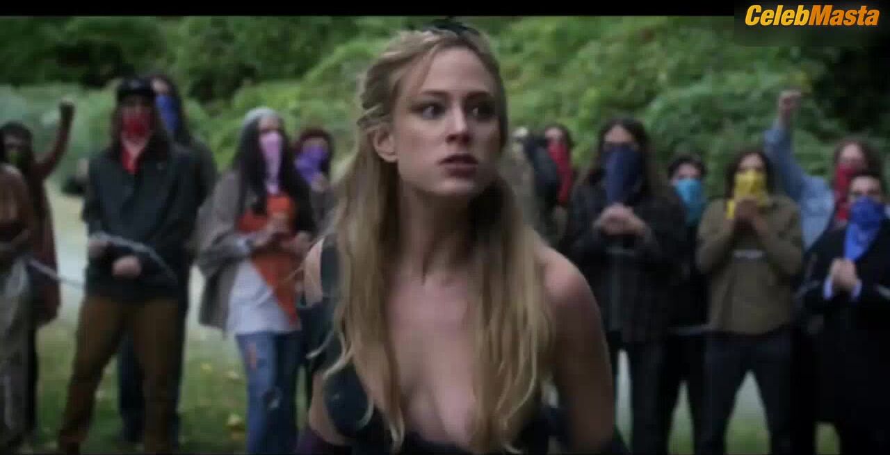 Nora Arnezeder Shows Tits In Scene In Leopard Skin - Photo 2 of 5 photo 4