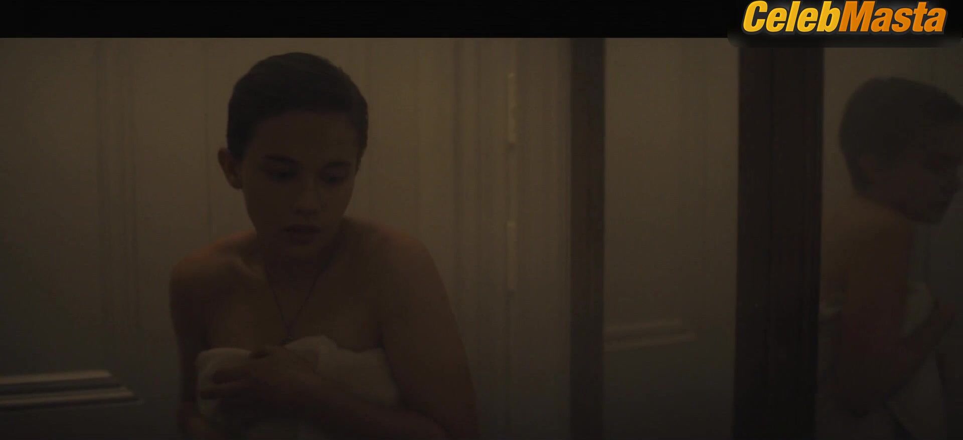 Cailee Spaeny ’s Sexy Scene In The Craft Legacy - Photo 1 of 5