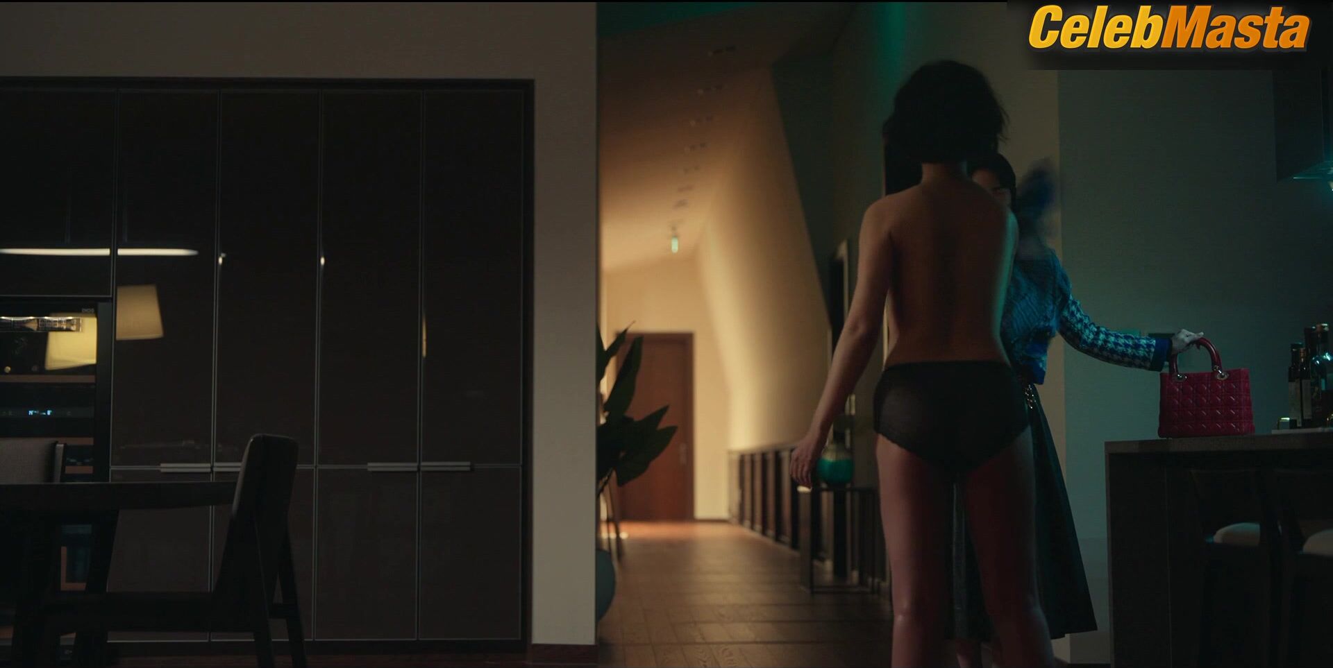 Cha Joo-young Boobs, Underwear Scene In The Glory - Photo 1 of 5 photo 5