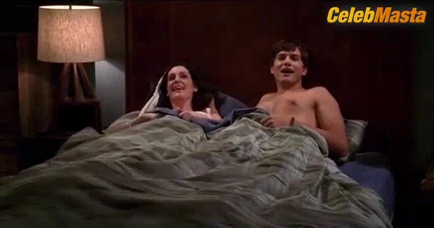 Melanie Lynskey ’s Tits, Underwear Scene In Two And A - Photo 1 of 5