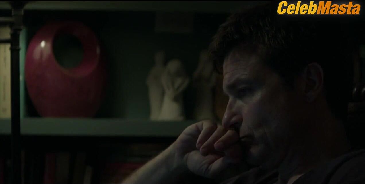 Laura Linney Hot Scene In Ozark - Photo 2 of 5