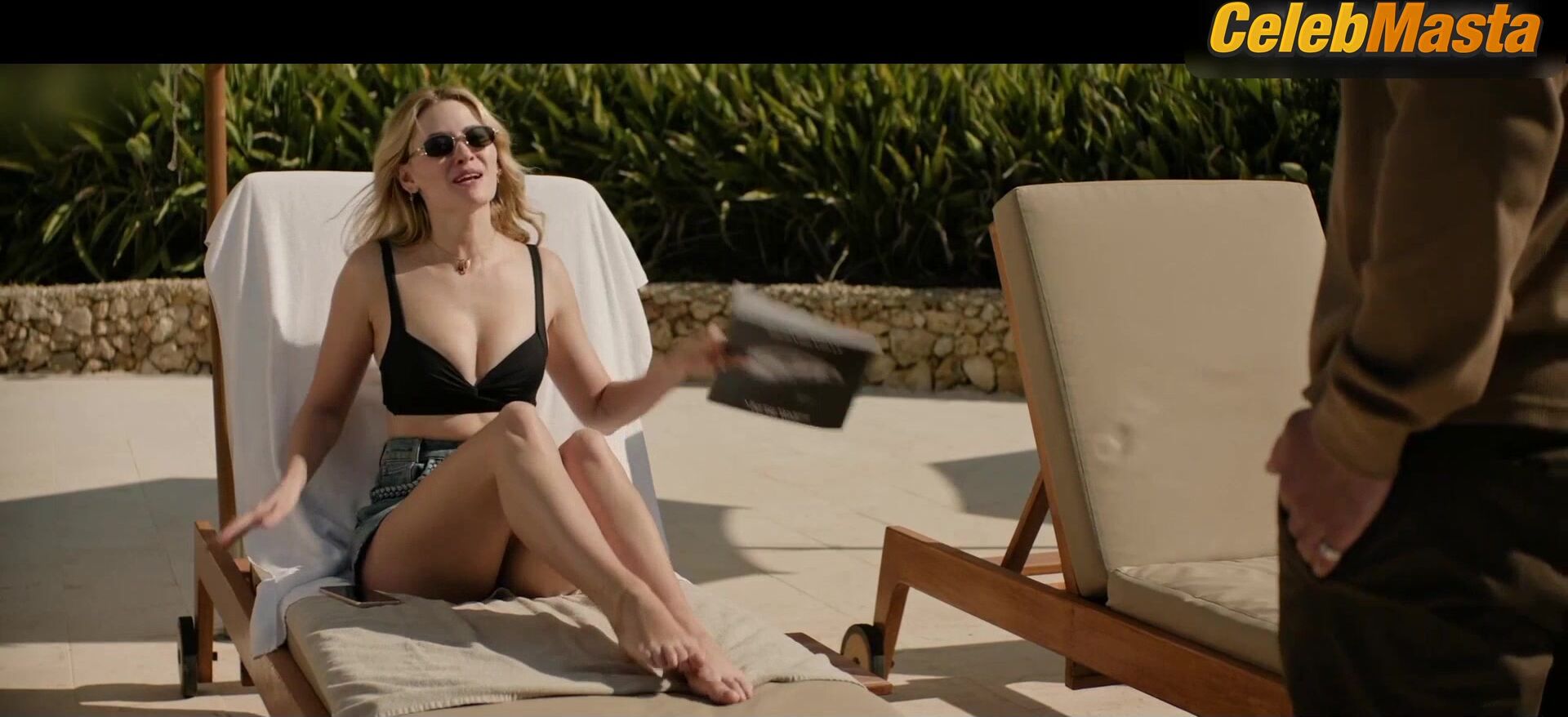 Virginia Gardner Swimsuit Scene In F Valentine’s Day - Photo 2 of 5 photo 4