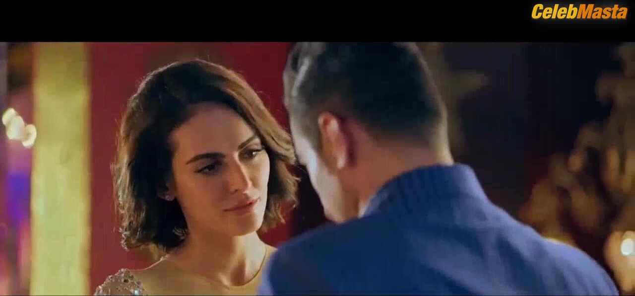 Mandana Karimi Reveals Sexy Scene In The Casino - Photo 1 of 5 photo 2