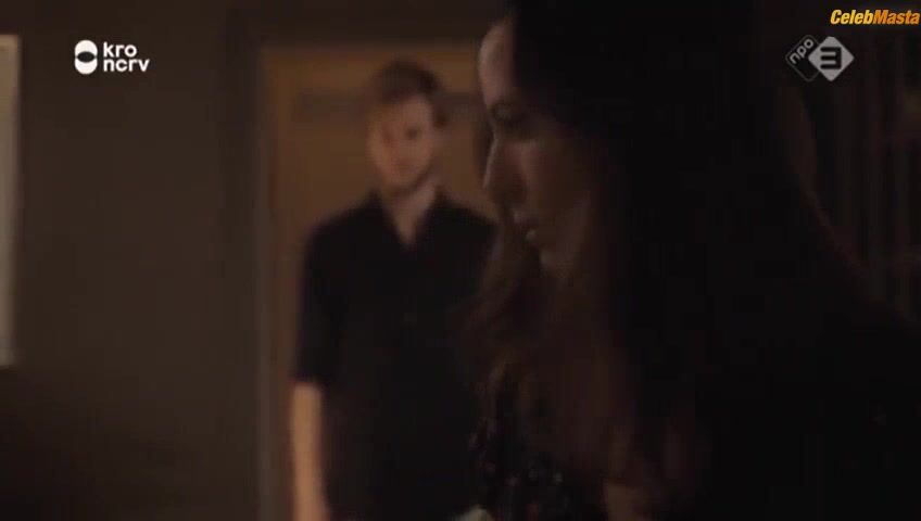 Gaite Jansen ’s Booty Scene From Ik Weet Wie Je Bent - Photo 2 of 5 photo 1