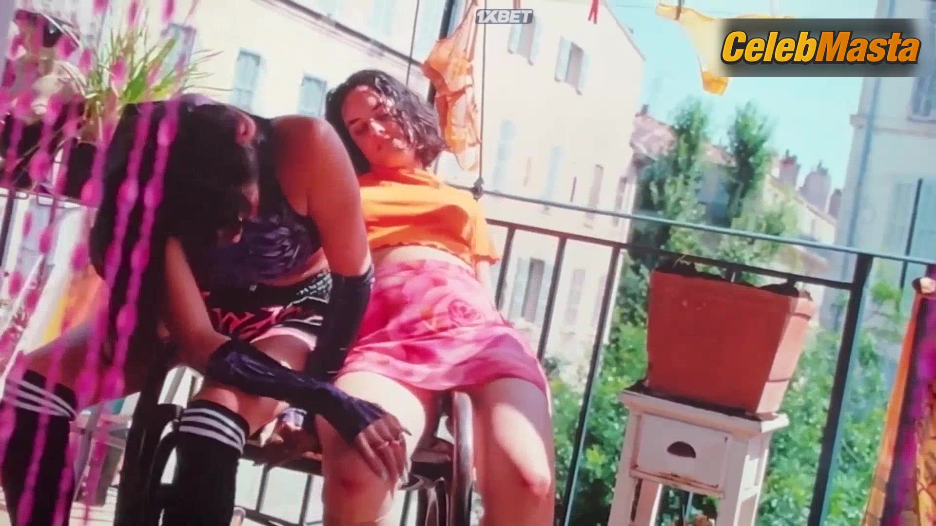Noemie Merlant And Souheila Yacoub’s Lesbian Sex - Photo 1 of 5 photo 5