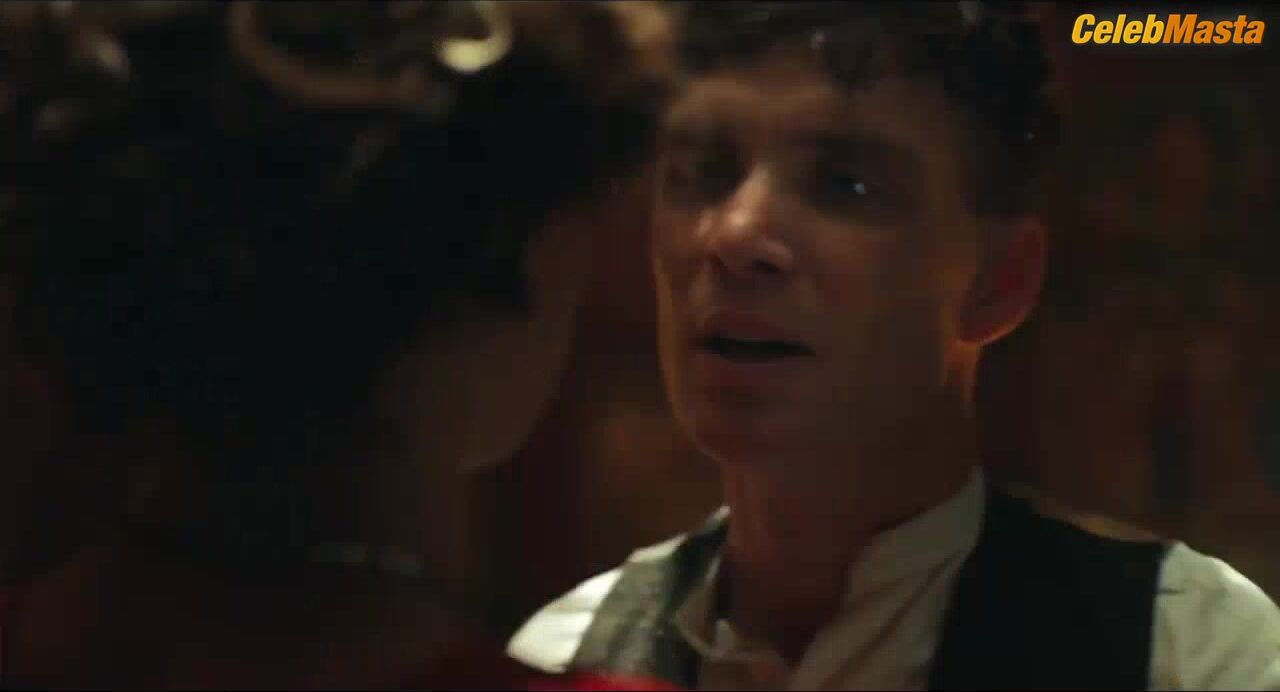 Gaite Jansen Bares Boobs Scene In Peaky Blinders - Photo 2 of 5
