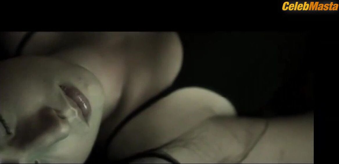 Gaite Jansen Swimsuit Scene From 170 Hz - Photo 3 of 5 photo 1