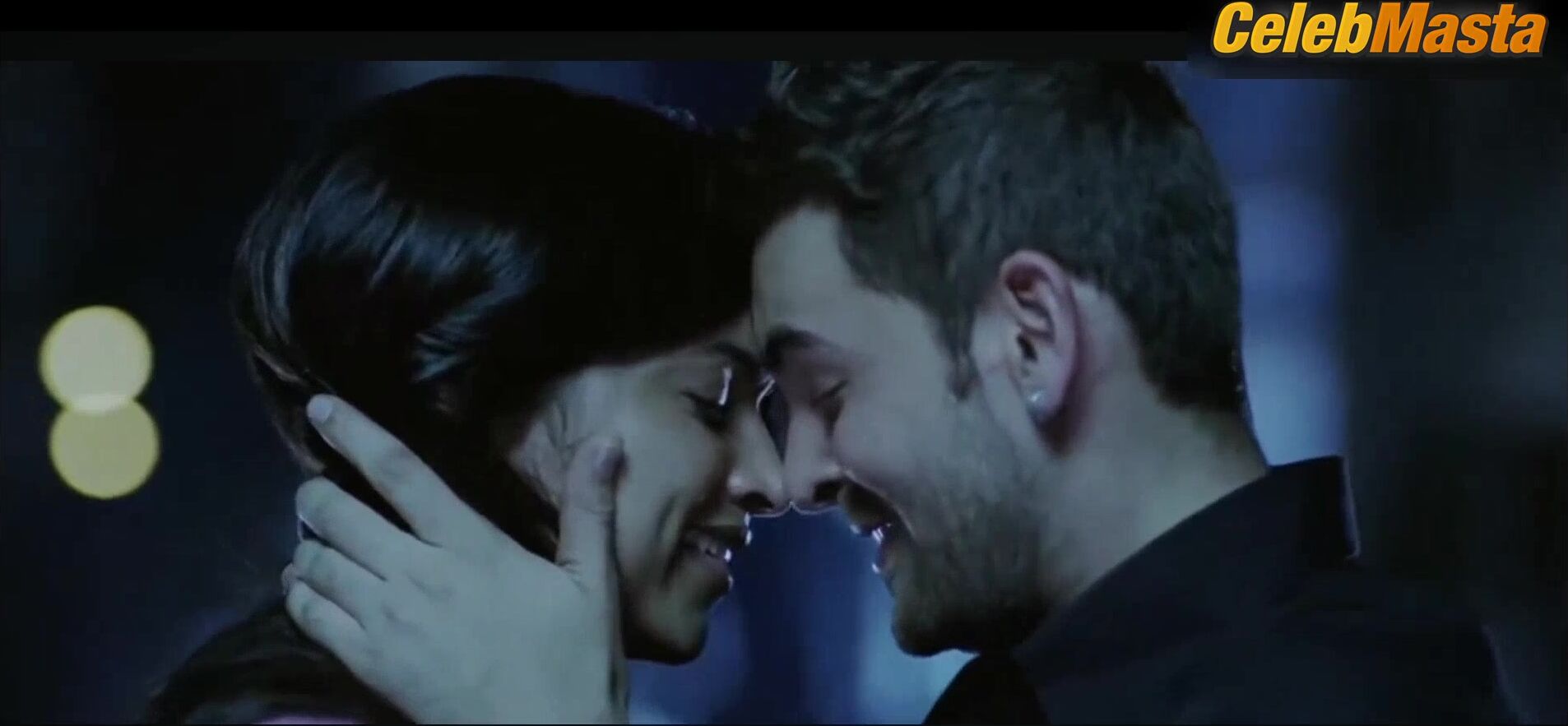 Deepika Padukone Sexy Scene From Lafangey Parindey - Photo 5 of 5