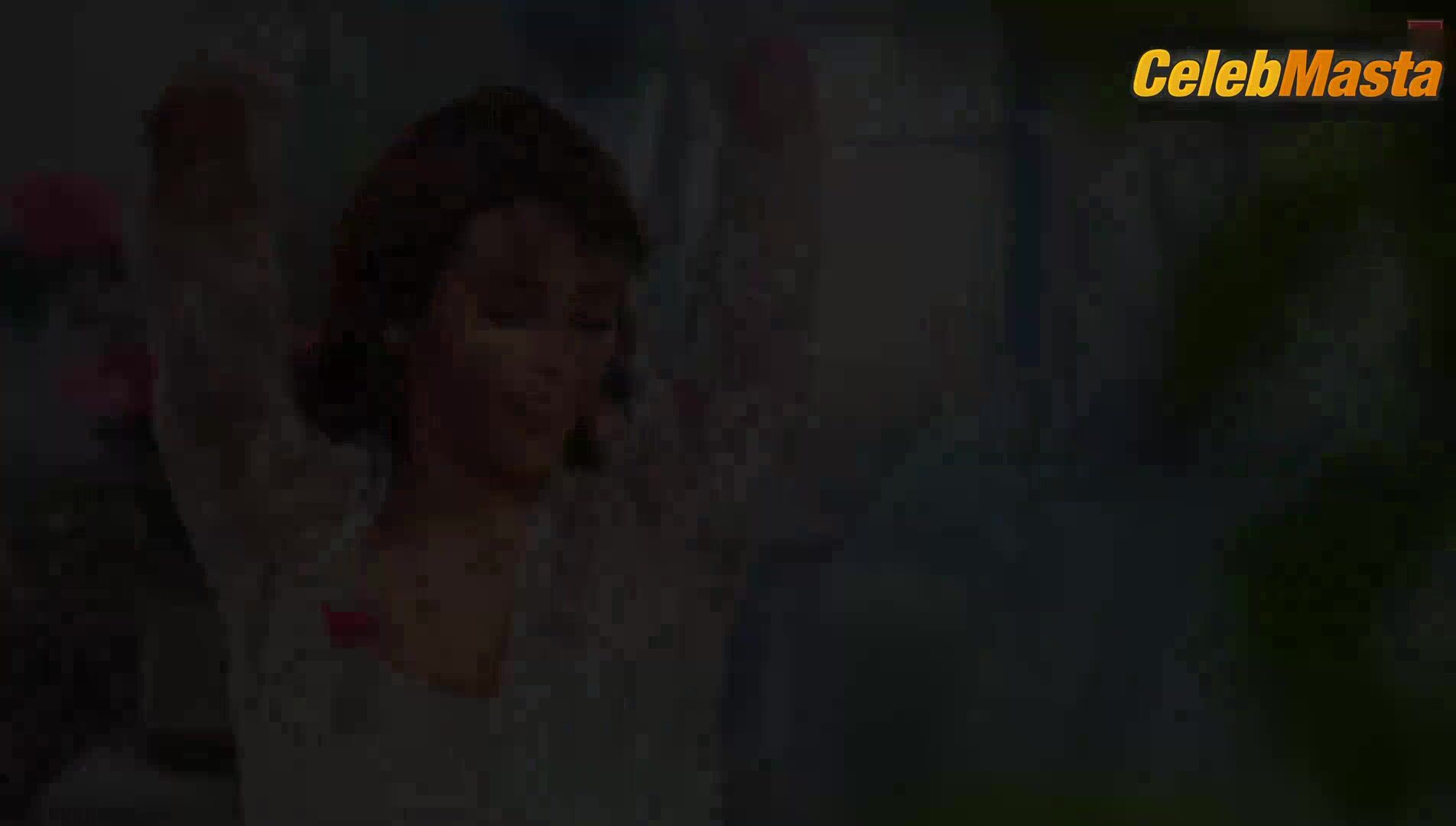 Mandana Karimi Ass, Boobs Scene From Bhaag Johnny - Photo 2 of 5 photo 1