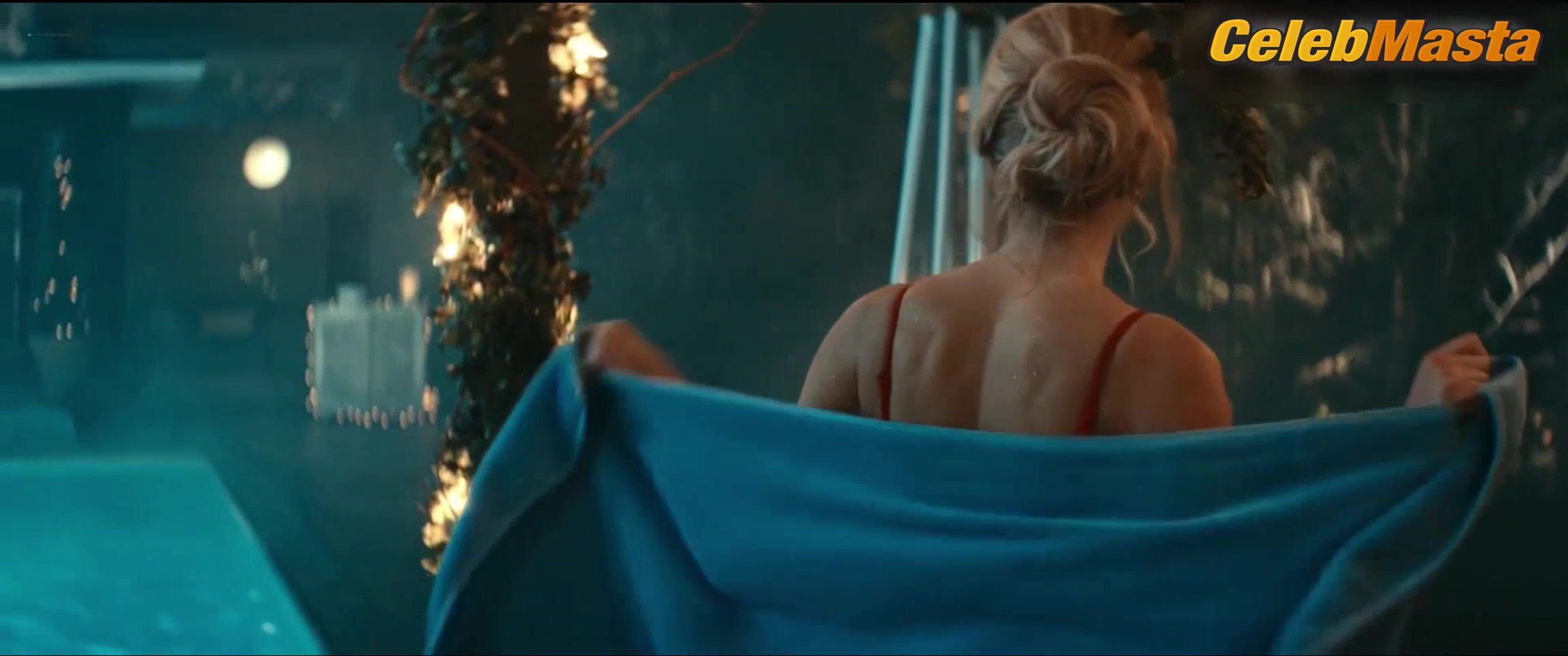 Alissa Skovbye Sophie Nelisse, Dafne Keen And Sexy Scene - Photo 2 of 5