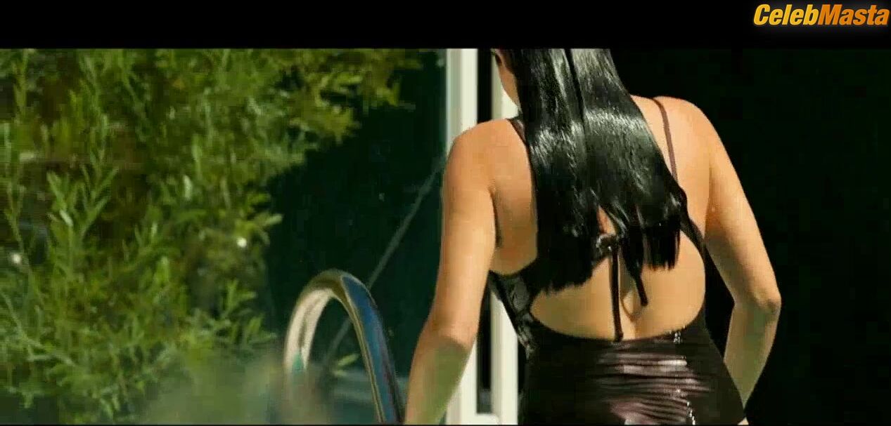 Maite Perroni ’s Tits, Swimsuit Scene In Can’t - Photo 5 of 5 photo 1
