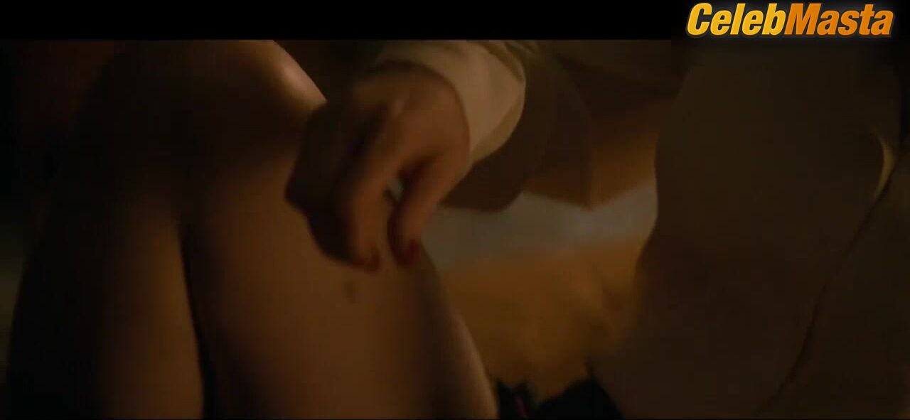 Valorie Curry ’s Sexy Scene From American Pastoral - Photo 1 of 5 photo 5