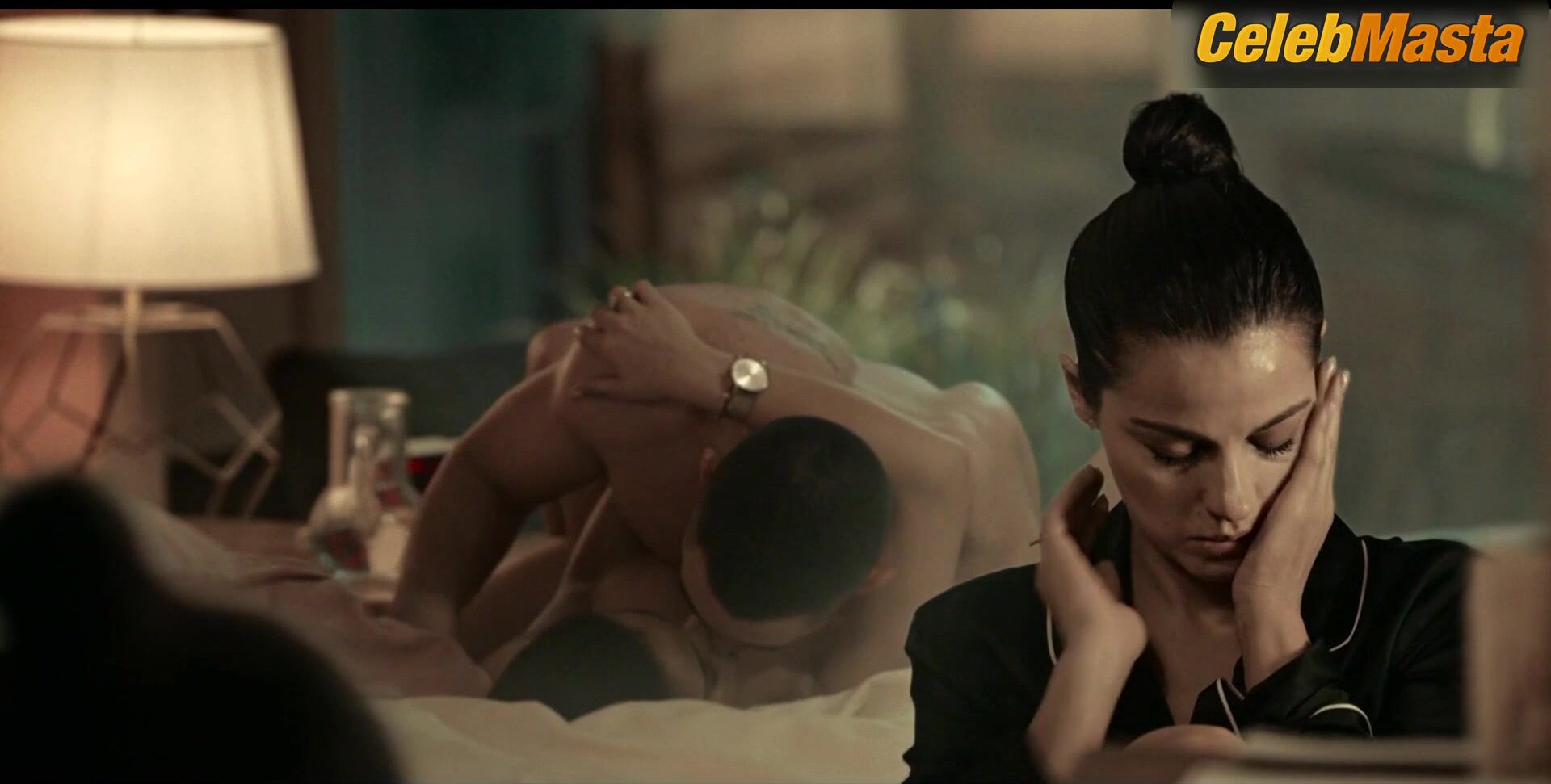 Maite Perroni Bares Sultry Scene In Dark Desire - Photo 2 of 5 photo 4