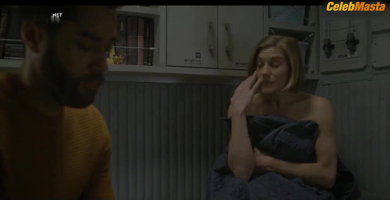 Katee Sackhoff Butt Scene In Another Life Show - Photo 1 of 5 photo 5