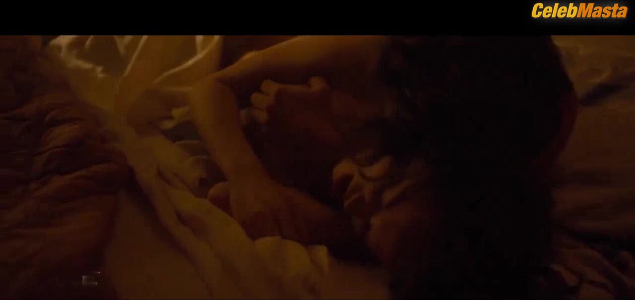 Emma Mackey Boobs Scene In Eiffel - Photo 1 of 5 photo 5