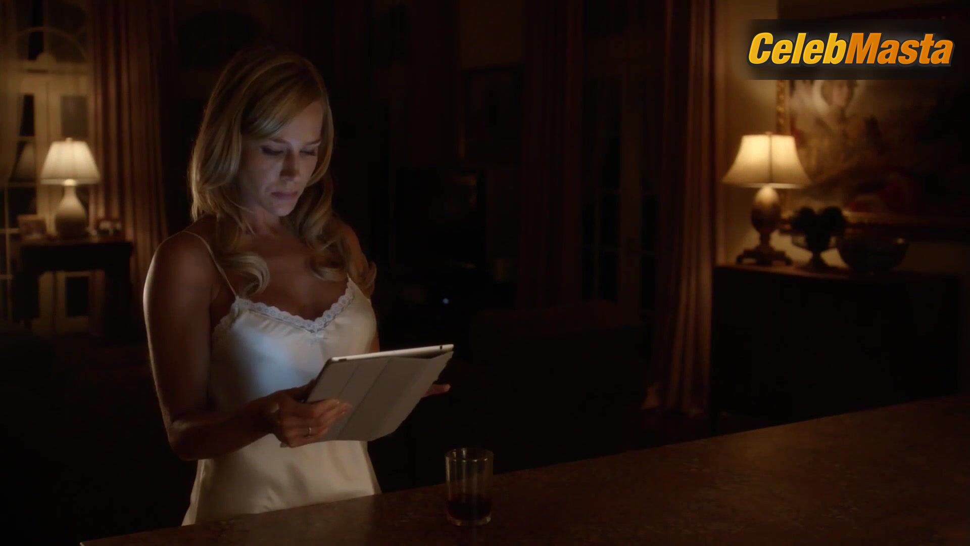 Julie Benz Tits, Swimsuit Scene In Ricochet - Photo 2 of 5 photo 1