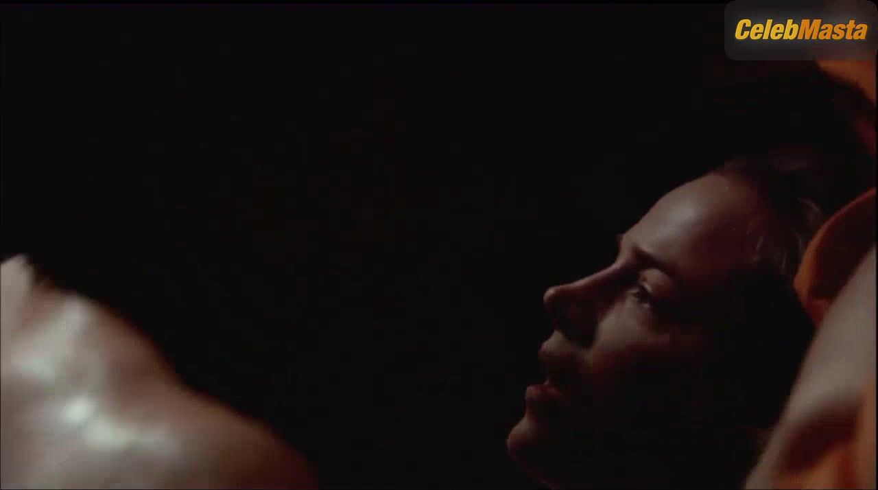 Julie Benz ’s Booty, Thong Scene In Dexter - Photo 1 of 5 photo 4
