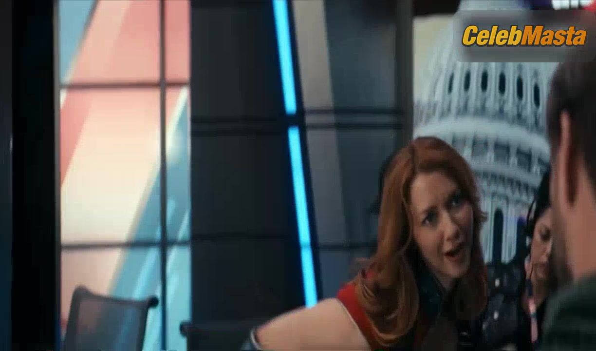 Valorie Curry Flaunts Sexy Scene In The Boys - Photo 2 of 5 photo 1
