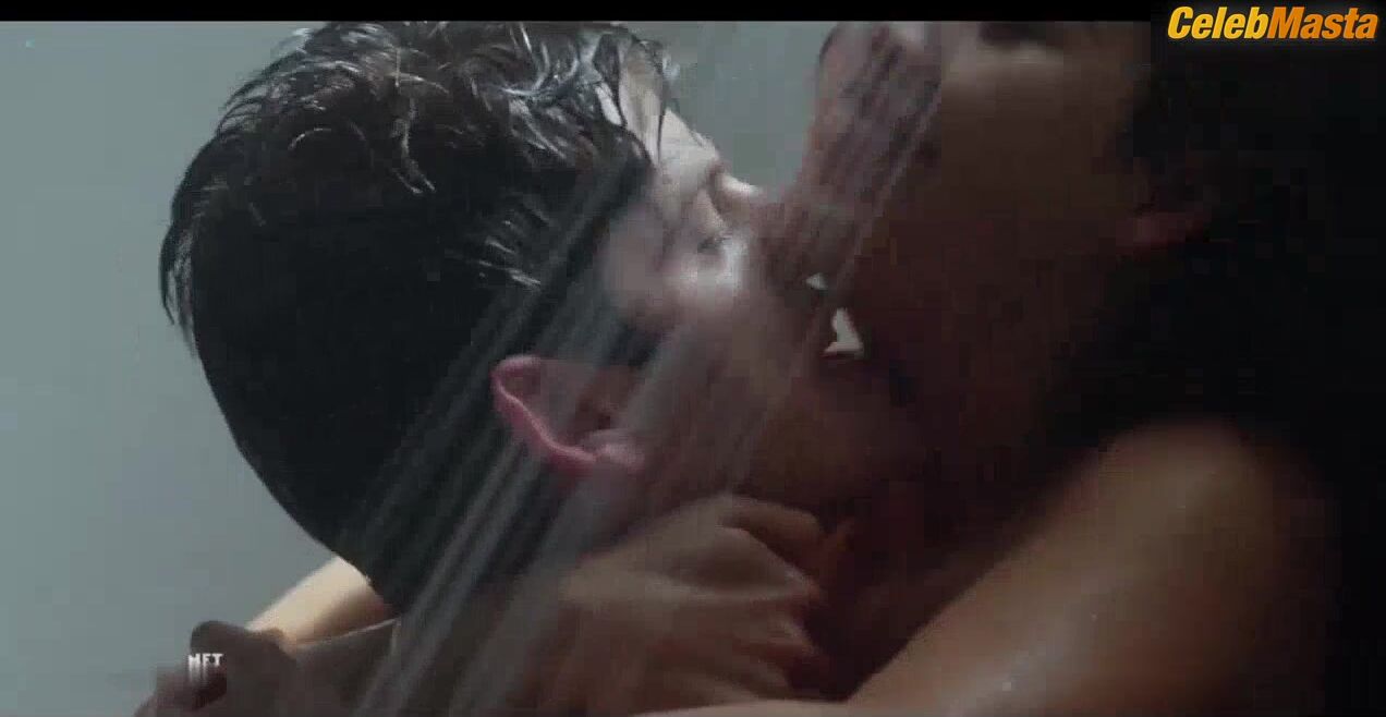 Maria Pedraza Flaunts Booty And Boobs Scene In Elite - Photo 1 of 5