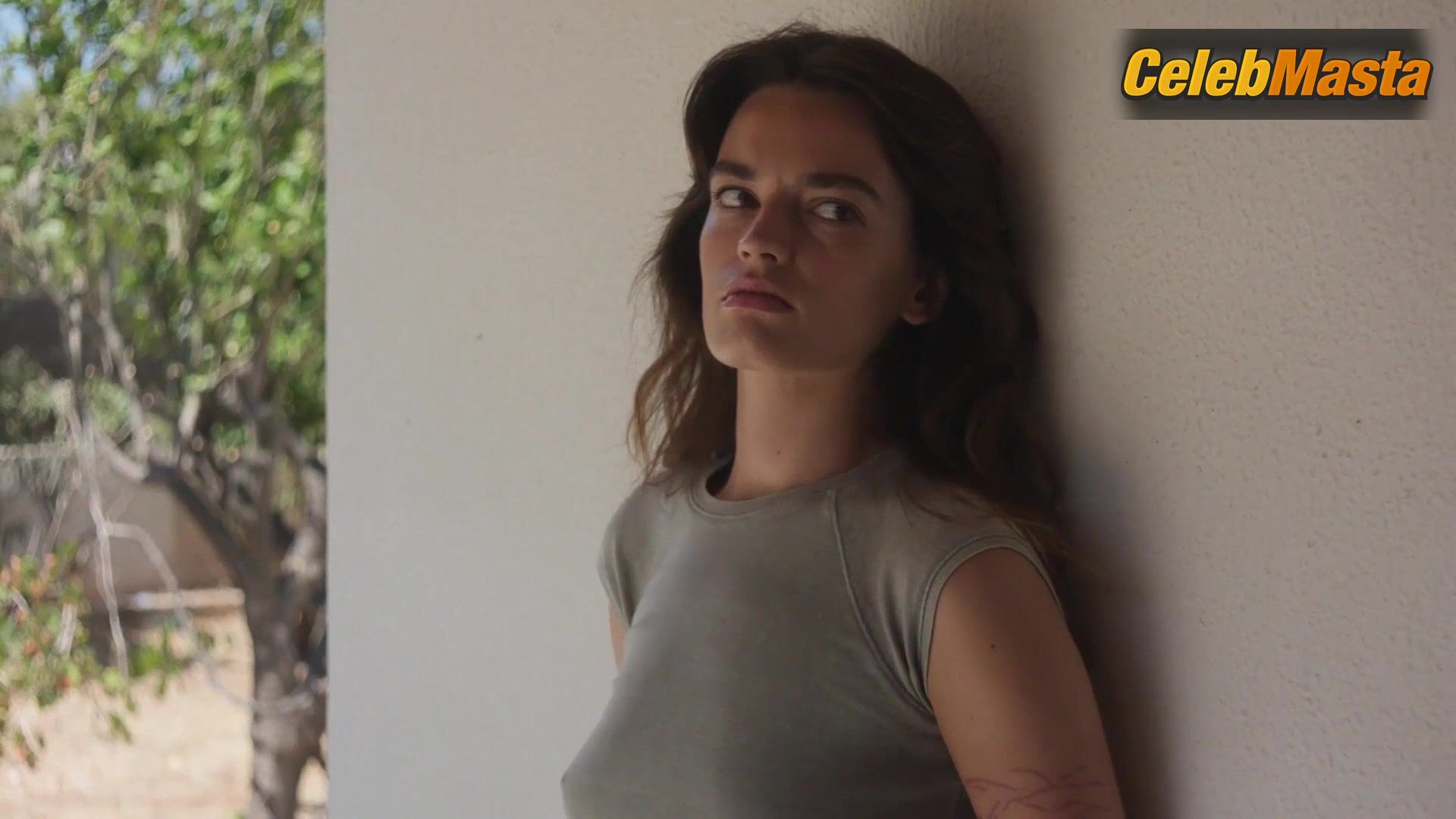 Emma Mackey ’s Tits Scene In Hot Milk - Photo 1 of 5
