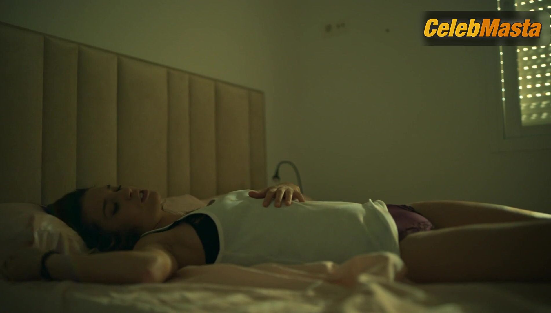 Maria Pedraza Underwear Scene From Toy Boy - Photo 5 of 5 photo 4