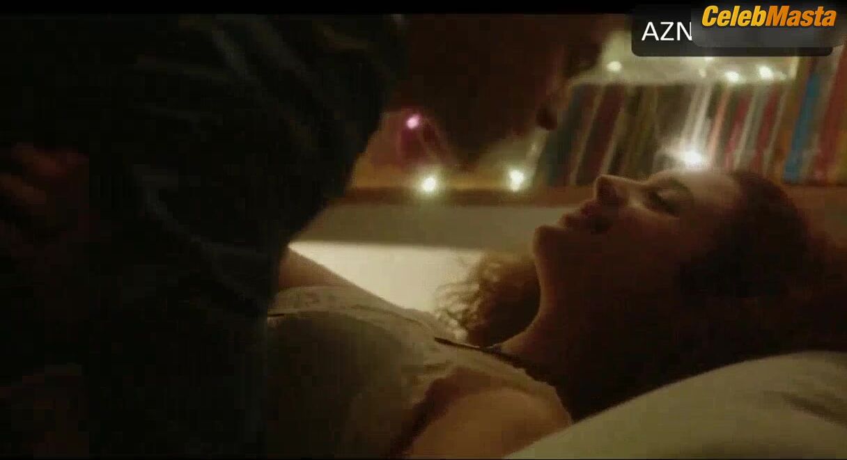 Maria Pedraza ’s Hot Scene In Elite - Photo 4 of 5 photo 1