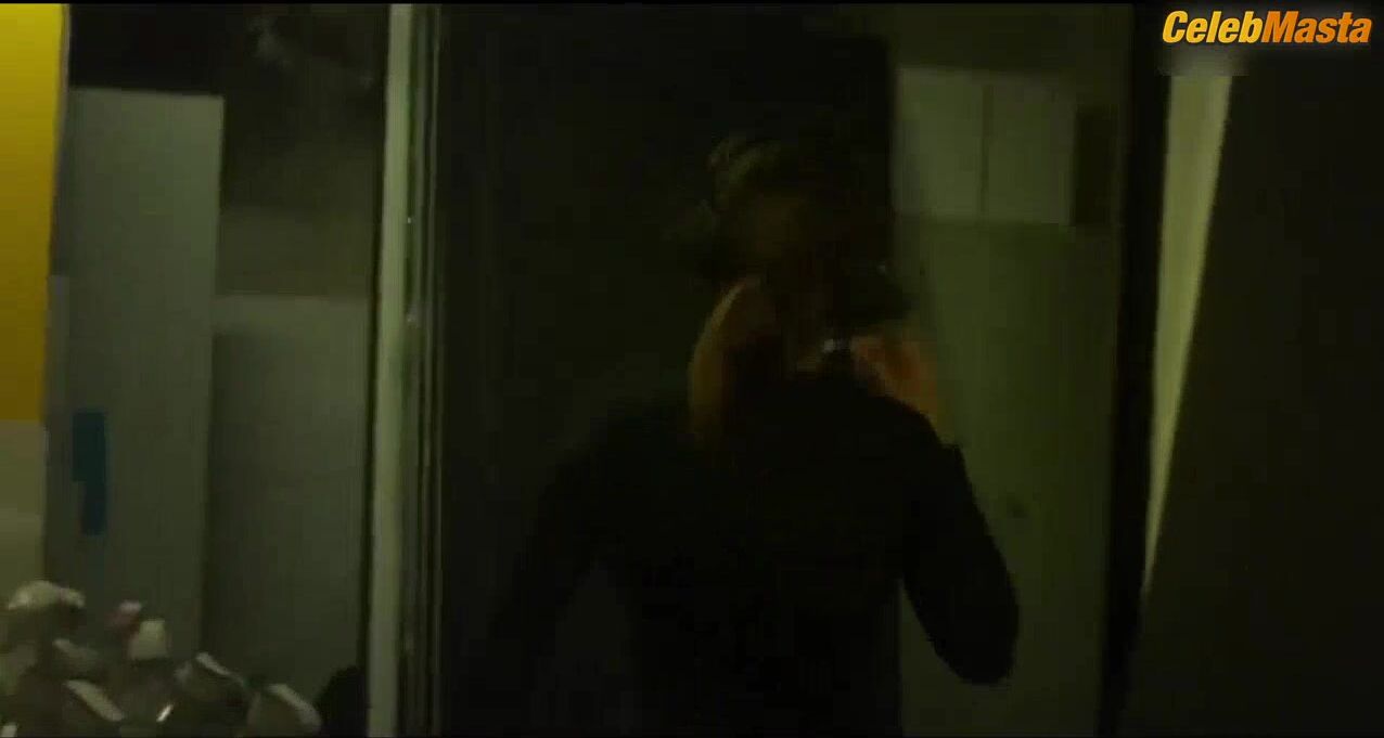 Emma Mackey Lesbian, Booty Scene From Flaunt Magazine - Photo 1 of 5 photo 2