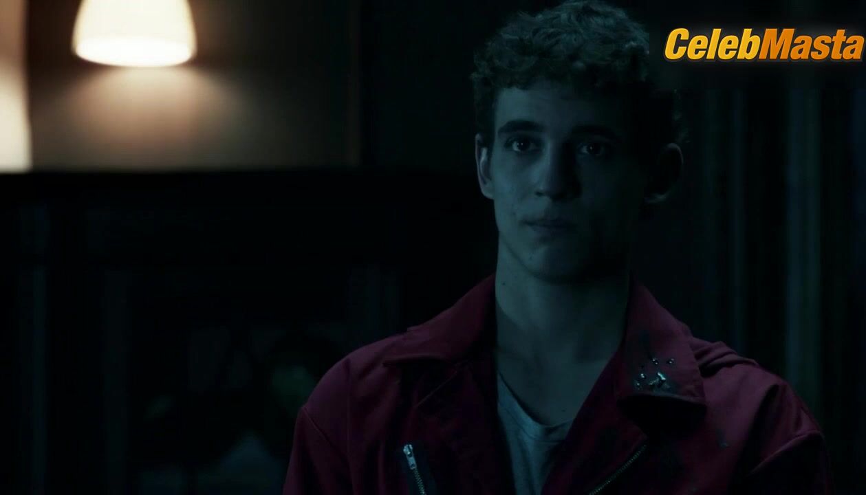 Maria Pedraza ’s Underwear Scene In La Casa De Papel - Photo 1 of 5