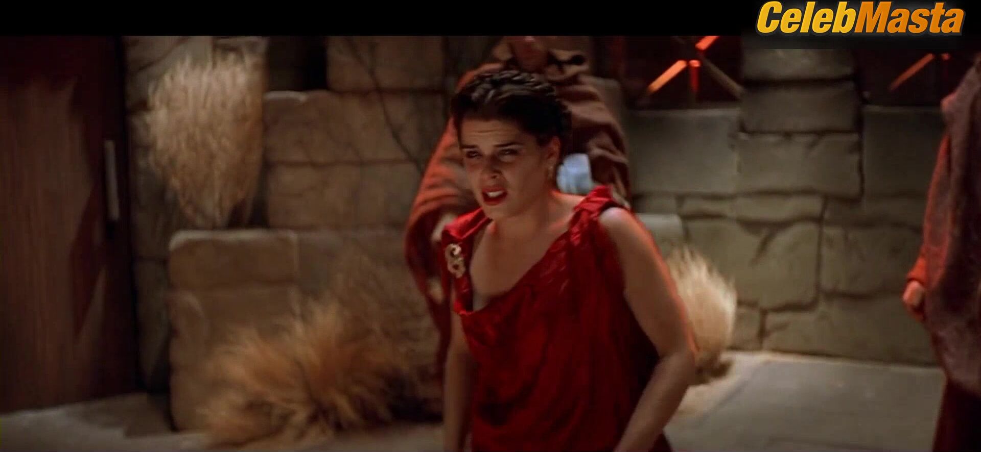 Neve Campbell Hot Scene In Scream 2 - Photo 1 of 5 photo 2