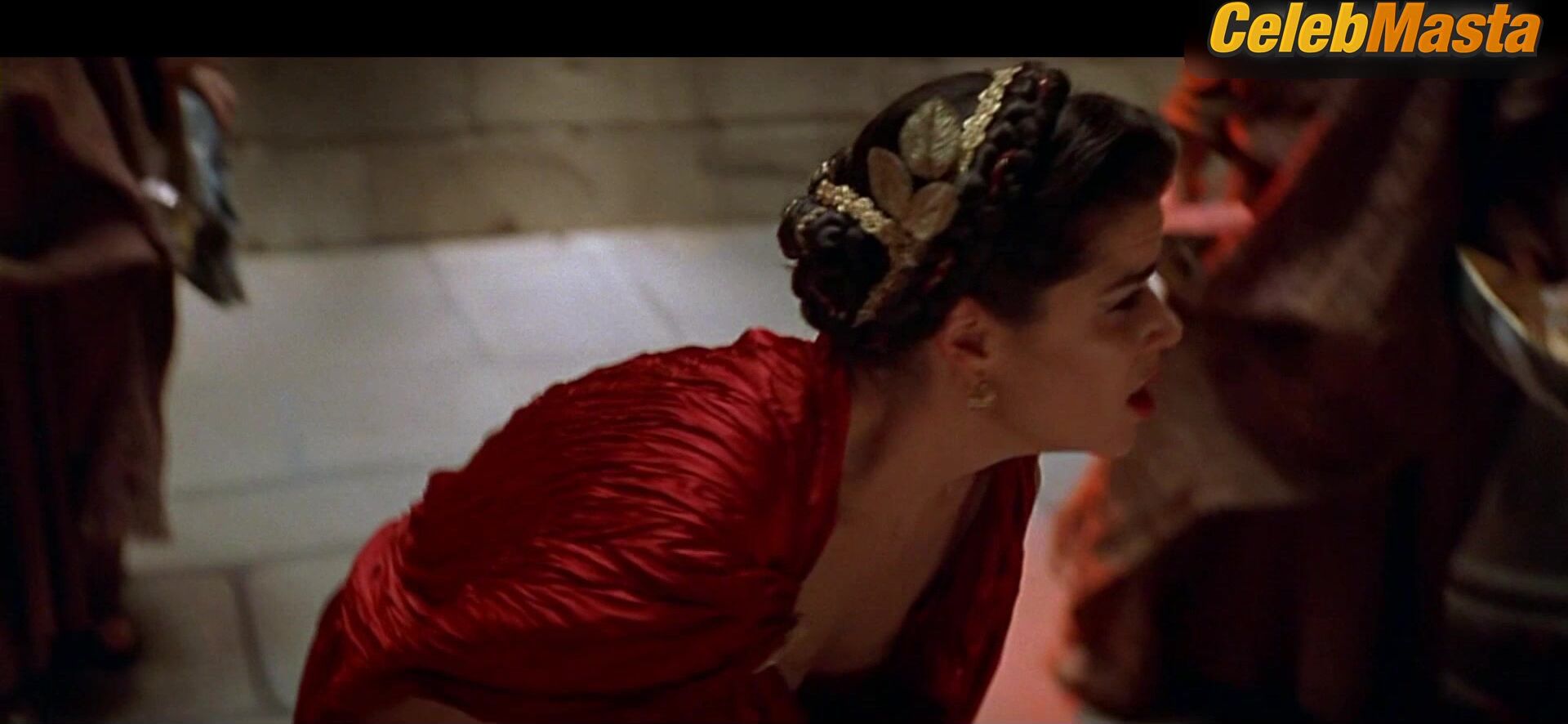 Neve Campbell Hot Scene In Scream 2 - Photo 1 of 5 photo 4