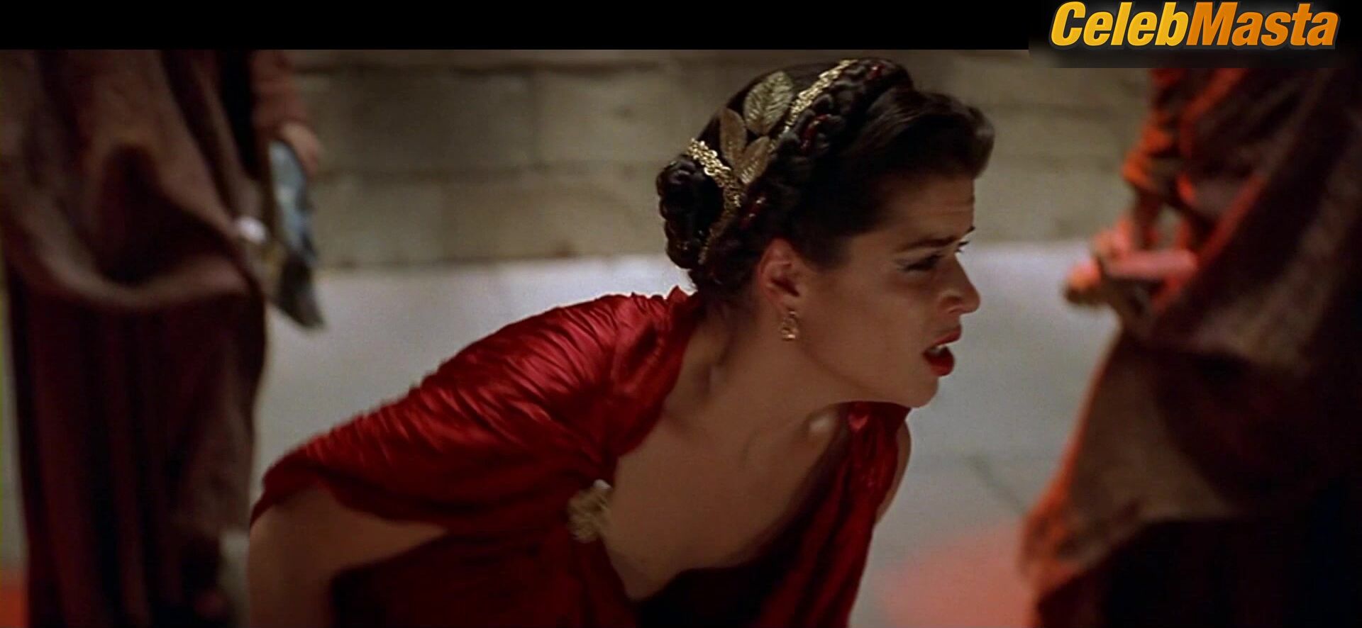 Neve Campbell Hot Scene In Scream 2 - Photo 1 of 5 photo 5