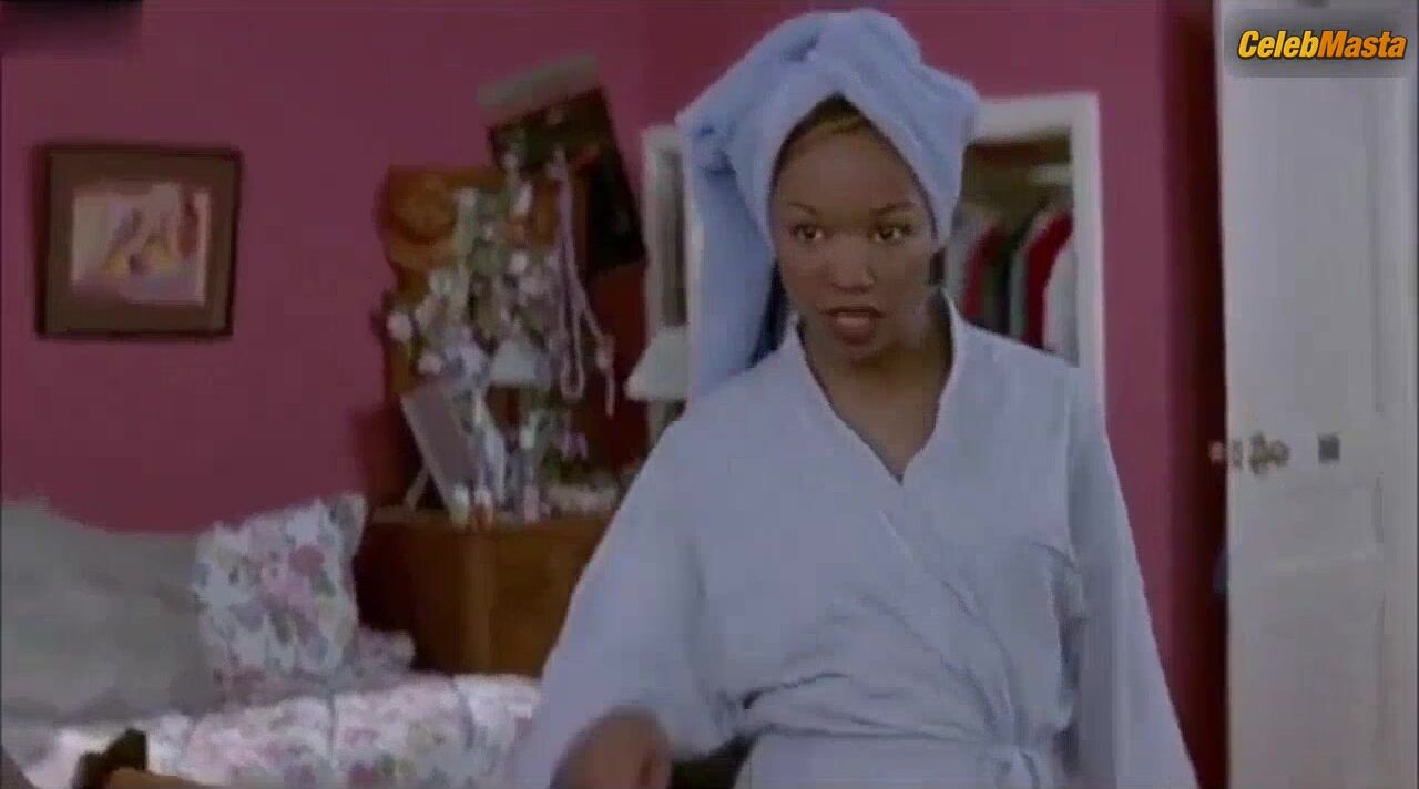 Neve Campbell ’s Underwear Scene From Scream 2 - Photo 2 of 5 photo 5