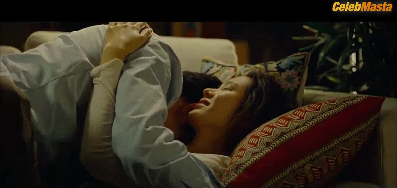 Ye-jin Son Son Ye-jin Booty, Boobs Scene In My Wife Got - Photo 3 of 5 photo 5