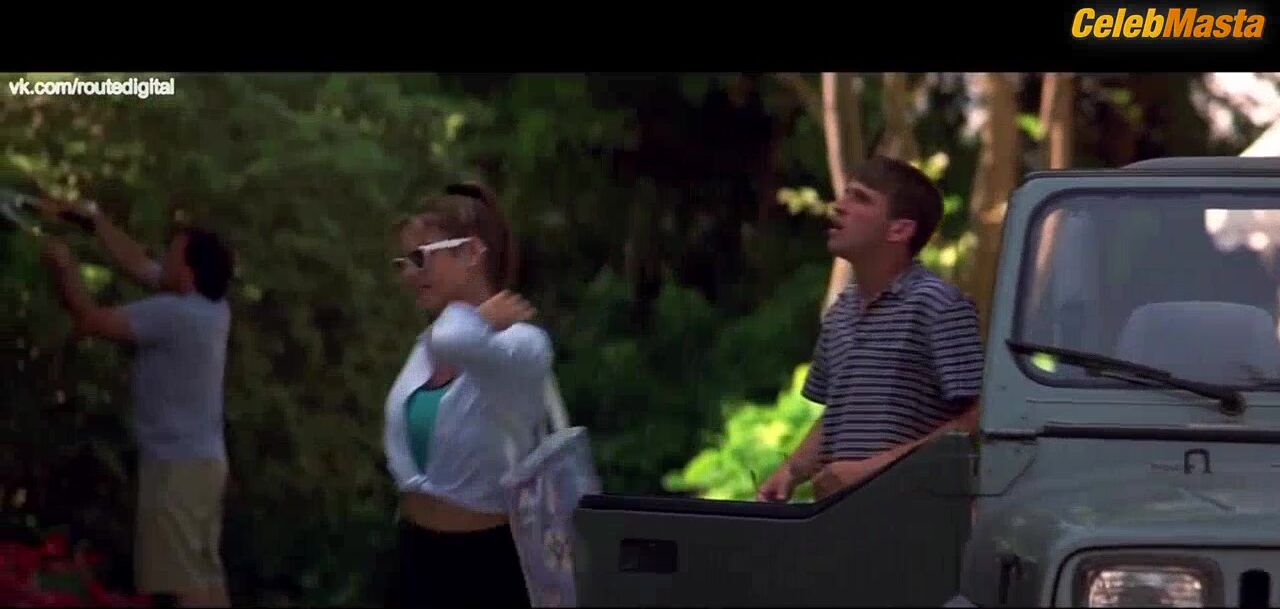 Denise Richards Theresa Russell, Neve Campbell And Hot Scene - Photo 5 of 5 photo 1