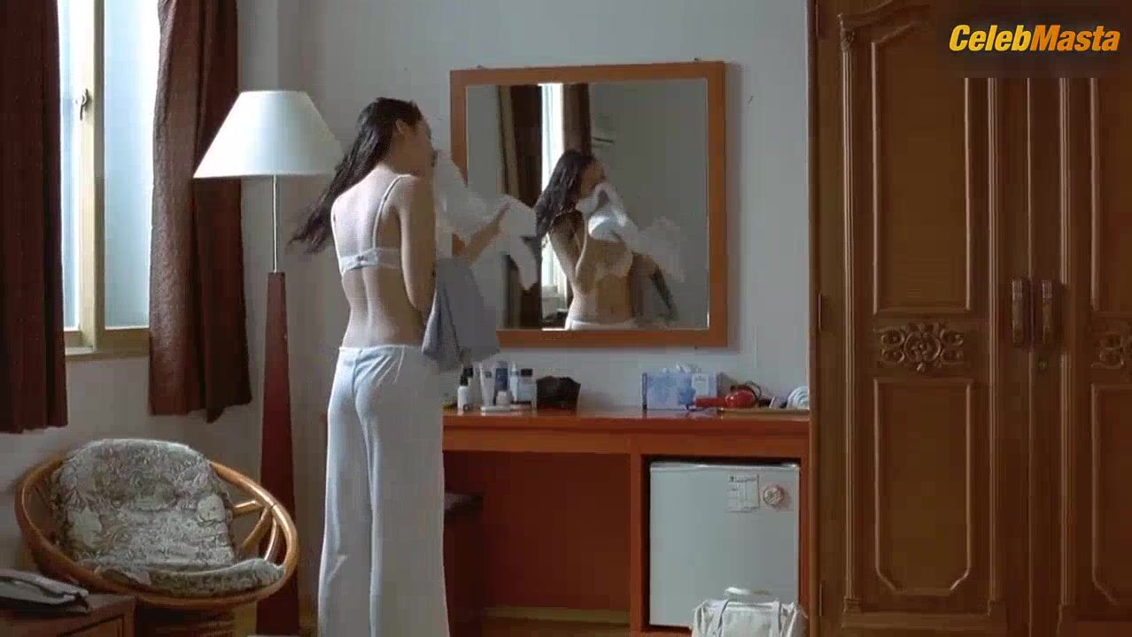 Ye-jin Son Son Ye-jin Booty, Boobs Scene In April Snow - Photo 2 of 5