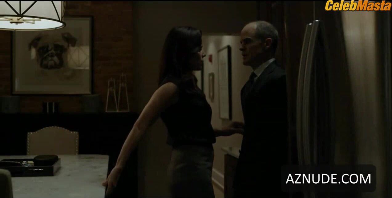 Neve Campbell ’s Hot Scene In House Of Cards - Photo 1 of 5