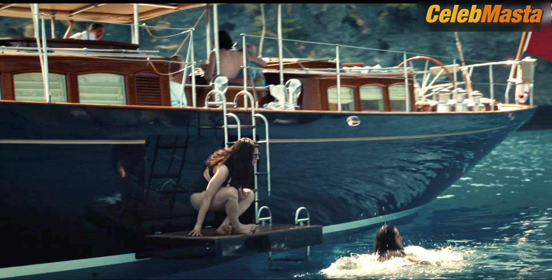 Marisa Abela Flaunts Swimsuit Scene In Industry - Photo 1 of 5 photo 2