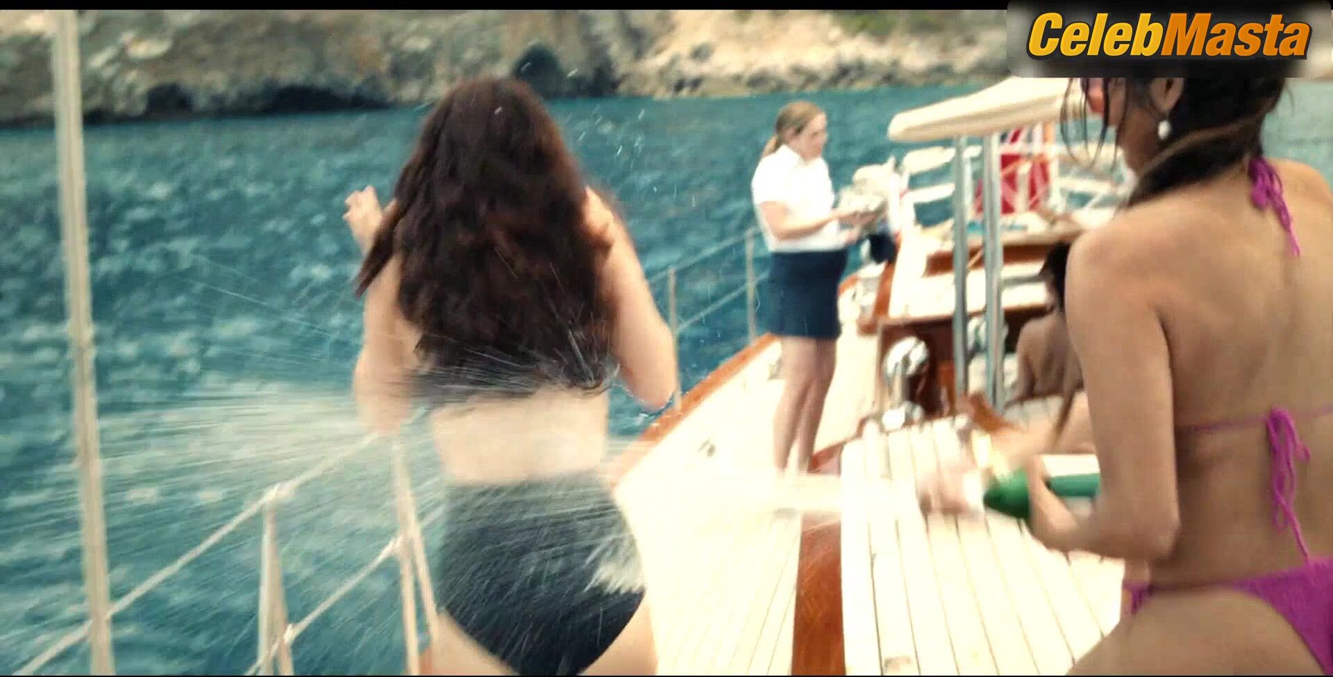 Marisa Abela Flaunts Swimsuit Scene In Industry - Photo 1 of 5 photo 4