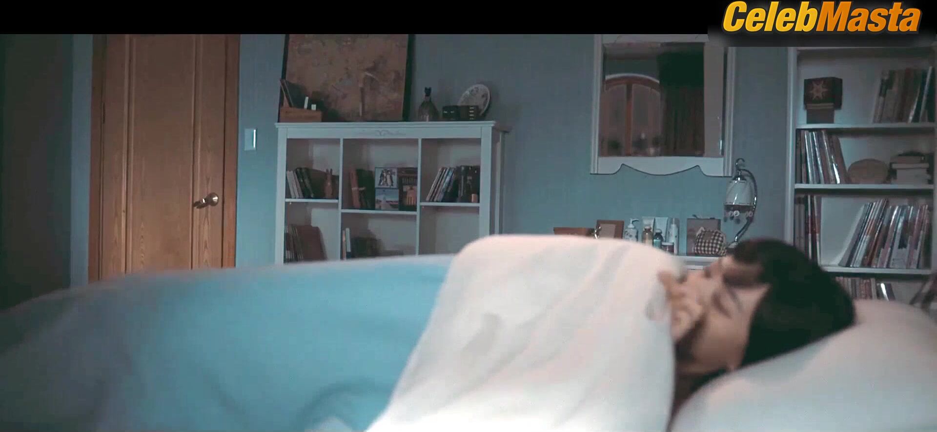 Ye-jin Son Son Ye-jin’s Sexy Scene From White - Photo 2 of 5 photo 1