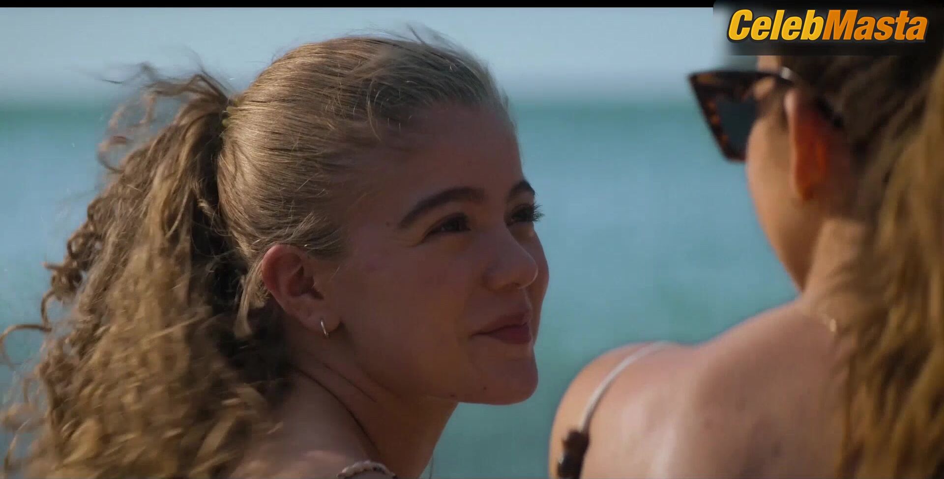 Juana Acosta Mariana Mozo And ’s Swimsuit Scene In - Photo 1 of 5 photo 2